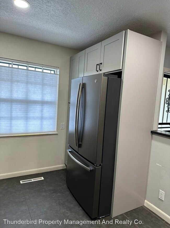 Building Photo - 3 br, 2.5 bath House - 7425 Arroyo Del Oso