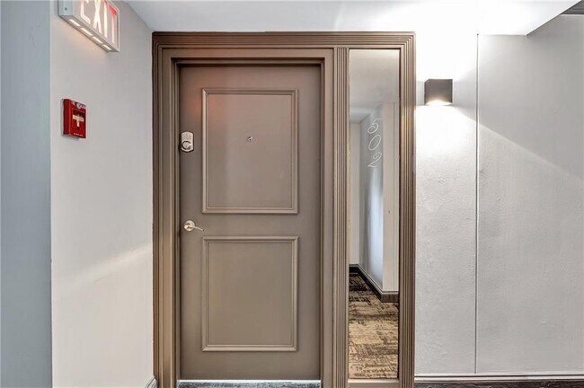 Foto del edificio - 2460 Peachtree Rd