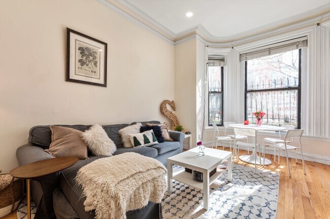 Foto del edificio - 301 Shawmut Ave