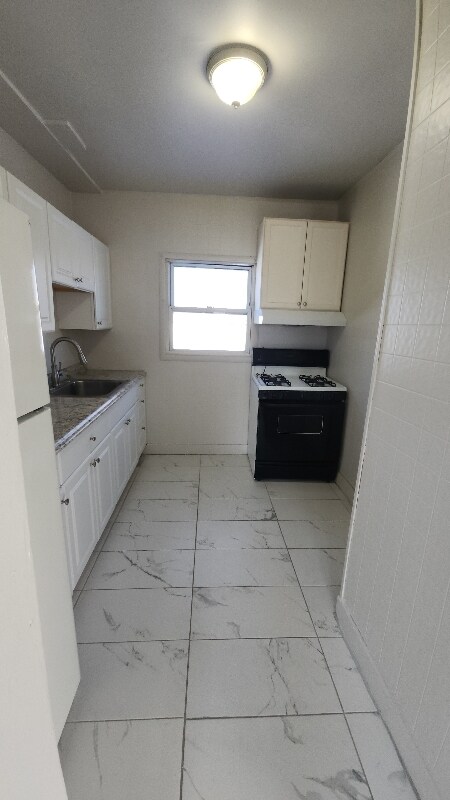 Foto del edificio - 7005 Orchard Ave