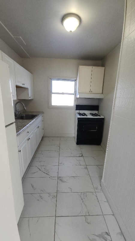 Building Photo - 7005 Orchard Ave