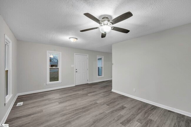 Building Photo - 114 Placid Pl