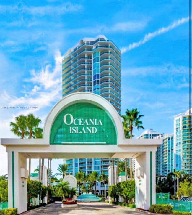 Building Photo - 16500 Collins Ave