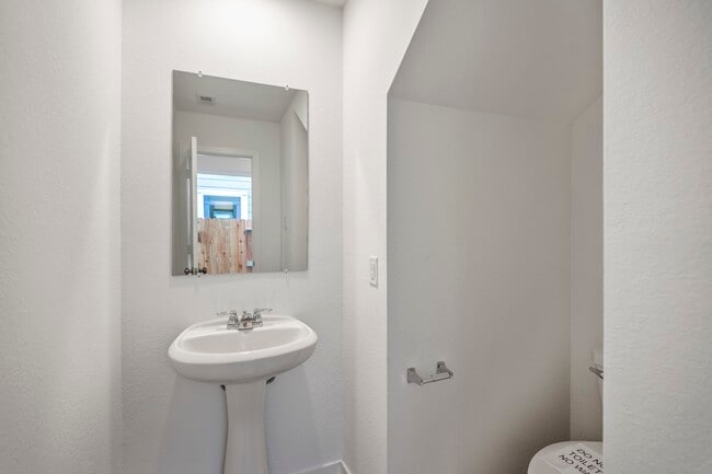 Foto del edificio - 21463 Carosella Dr