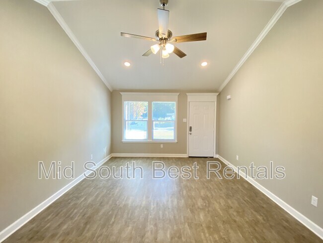 Foto del edificio - 203 Redbud Ct