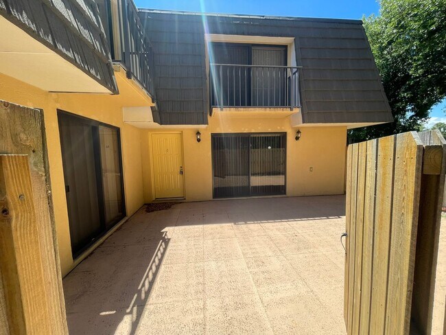 Foto del edificio - Village of Sandalwood