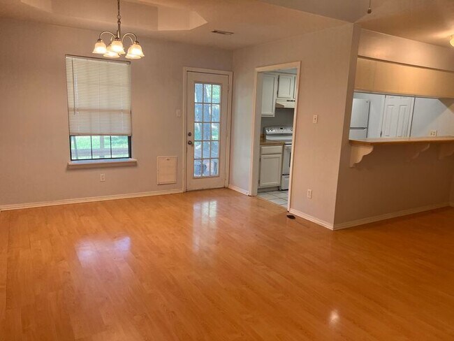 Foto del edificio - 24 Wagon Wheel Ct