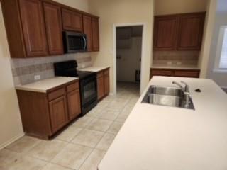 Foto del edificio - 2135 Bluebell Dr