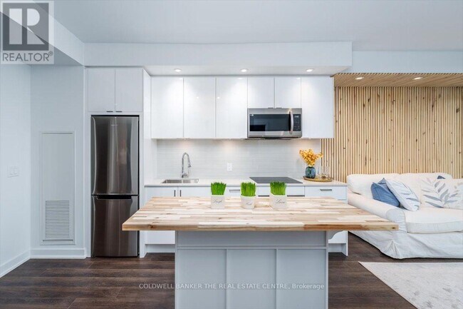 Photo du bâtiment - 1928 Lake Shore Blvd W