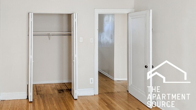 Building Photo - 1904 W Winnemac Ave