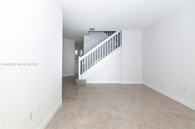 Foto del edificio - 1027 NE 207th St