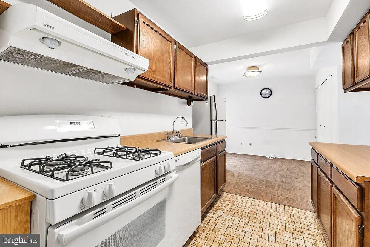 Foto principal - 11216 Cherry Hill Rd