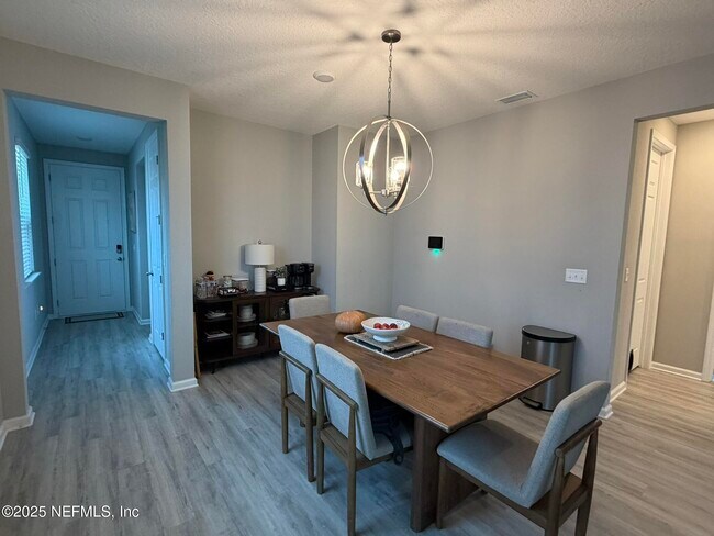 Foto del edificio - 7095 Mahogany Run Dr