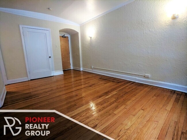 Foto del edificio - 556 W Arlington Pl