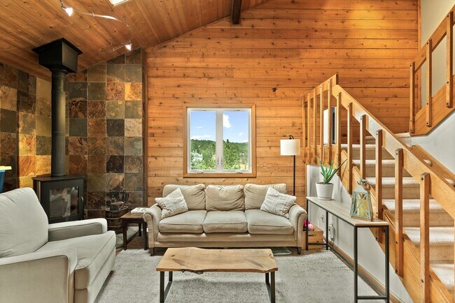 Building Photo - 30667 Sun Creek Dr