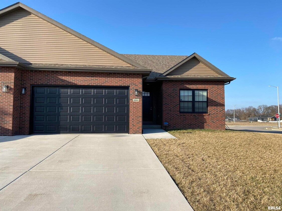 Primary Photo - 3301 Carnegie Dr