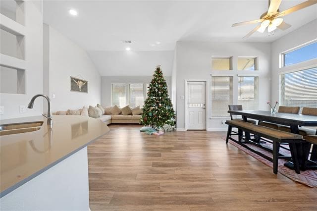 Foto del edificio - 16521 Garden Dr