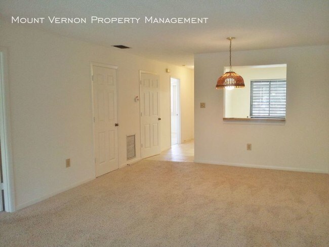 Foto del edificio - 5252 Lake Village Dr.