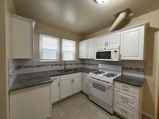 Foto del edificio - Gorgeous 2 bd/1 ba unit in Leimert Park