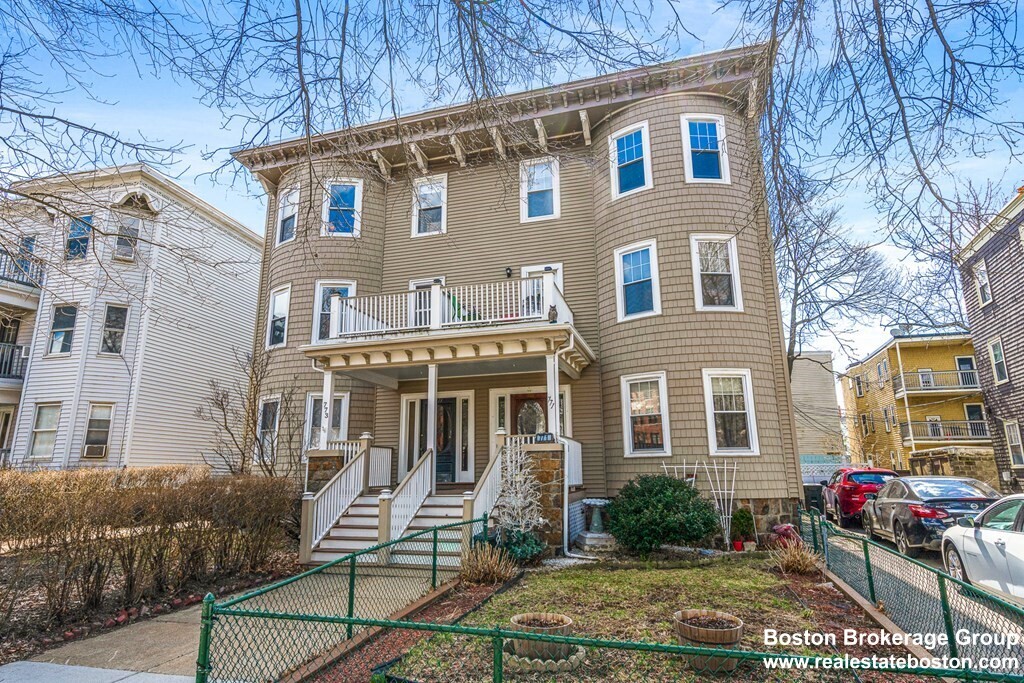 Primary Photo - 773 Columbia Rd