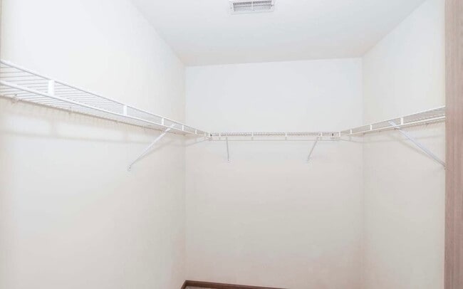 Building Photo - 437 Village Creek Dr