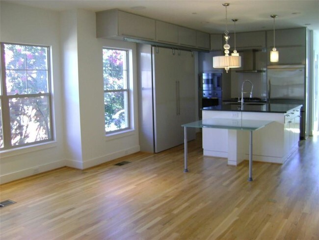 Building Photo - 3428 Rosedale Ave