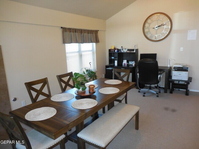 Foto del edificio - 12572 Paseo Lindo Dr