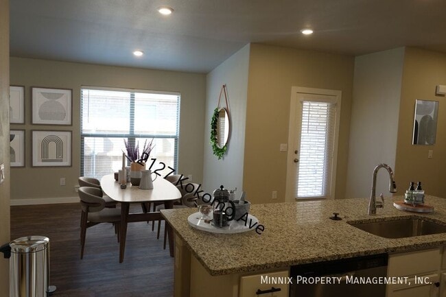 Foto del edificio - 2127 Kokomo Ave