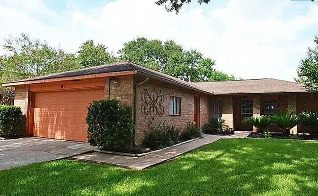 Foto del edificio - 3023 Mosby Dr