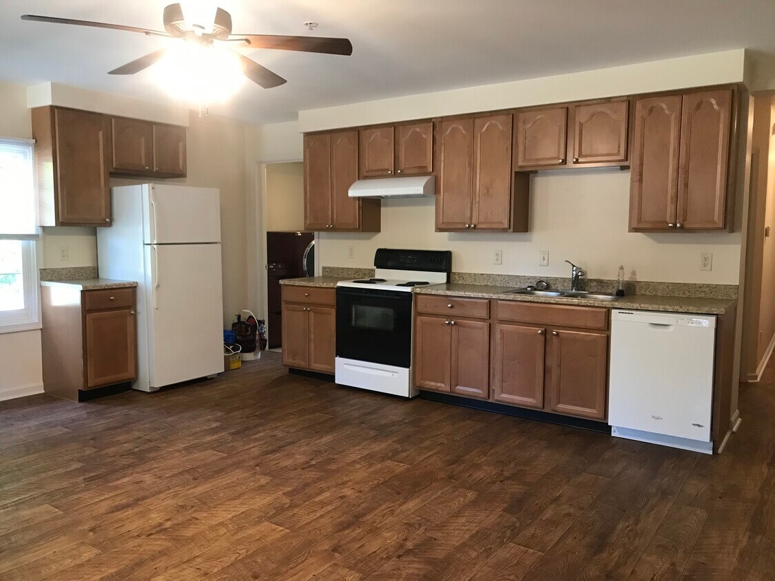 Primary Photo - 204 Kidwell Ave