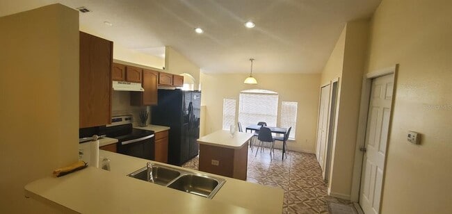 Building Photo - 39 Inconnu Dr