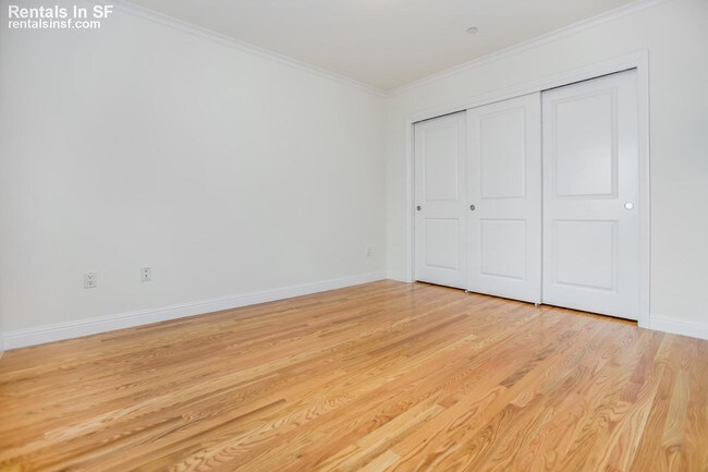 Building Photo - 725 Taraval St