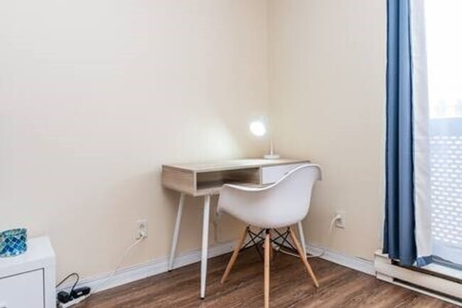 Building Photo - 1121 Rue De Bullion