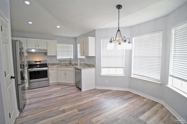 Foto del edificio - 8508 Indian Oaks Pl