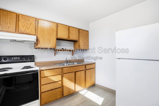 Building Photo - 970 N Downing St