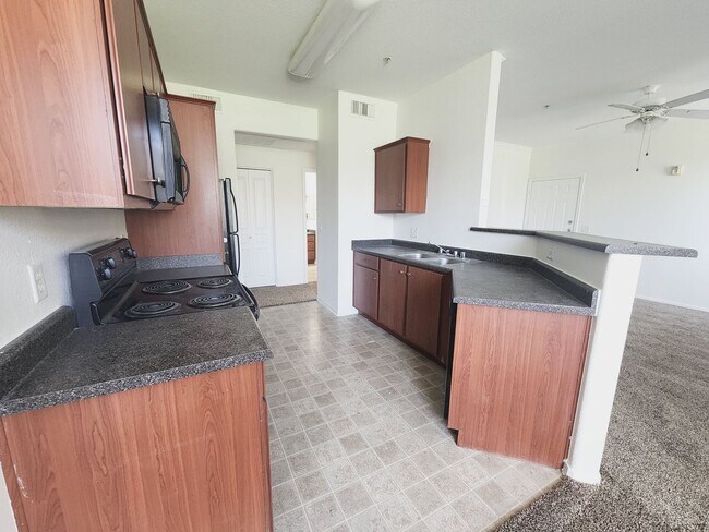 Foto del edificio - 2 bedroom in Solana!!