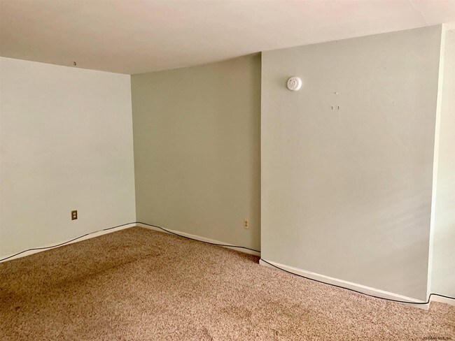 Building Photo - 277 Hudson Ave