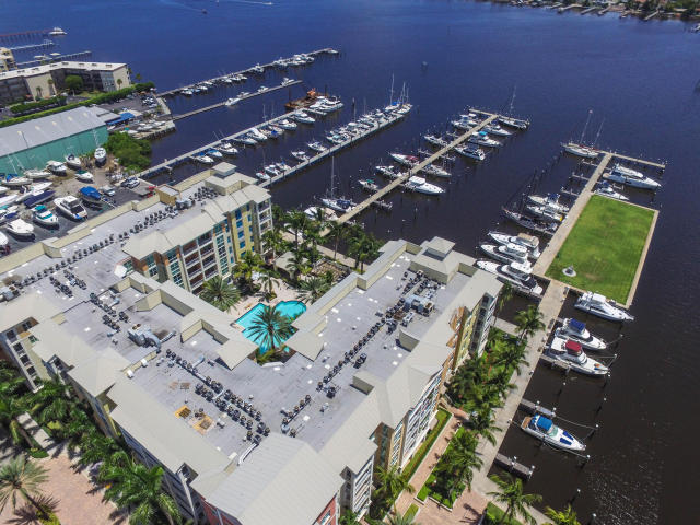 Foto principal - 806 E Windward Way