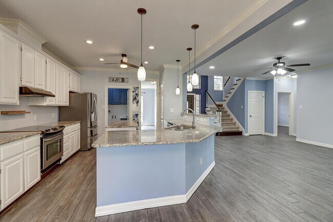Foto del edificio - 7810 Duchess St