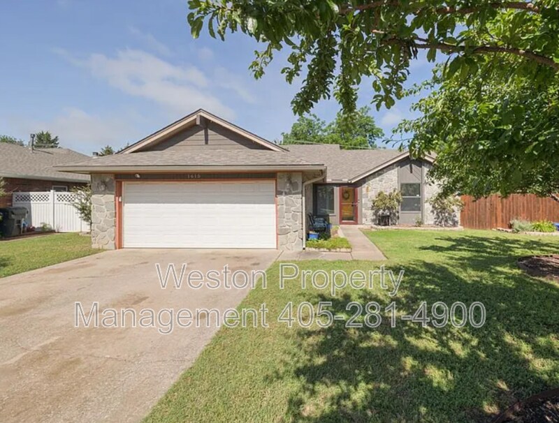 Foto principal - 1615 Honeysuckle Ln