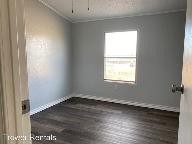 Building Photo - 3 br, 2 bath House - 2318 Yukon