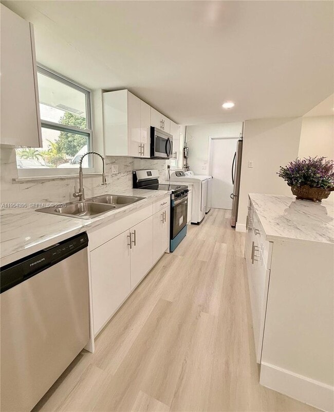 Foto del edificio - 4431 NW 13th St