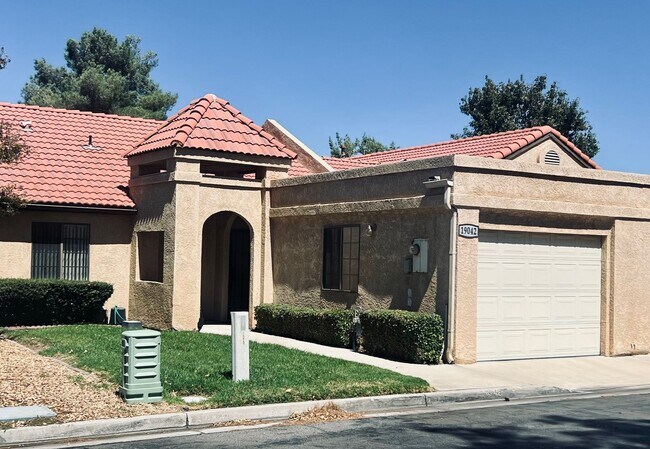Foto del edificio - Affordable Comfort in 55+ Guard-Gated Comm...