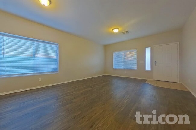 Foto del edificio - 11717 W Jackson St
