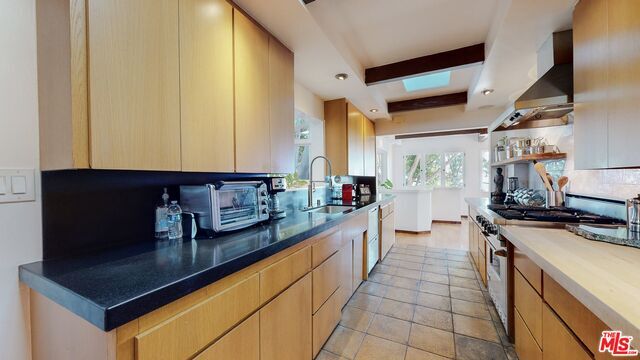 Foto del edificio - 8715 Sunset Plaza Pl