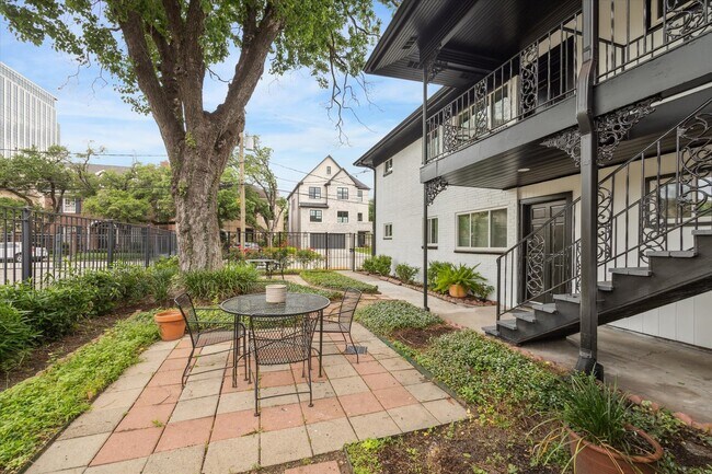 Foto del edificio - 2207 Mimosa Dr