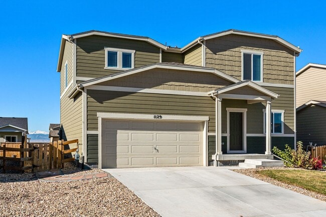 Building Photo - Spacious Home with Central AC and Fenced Yard