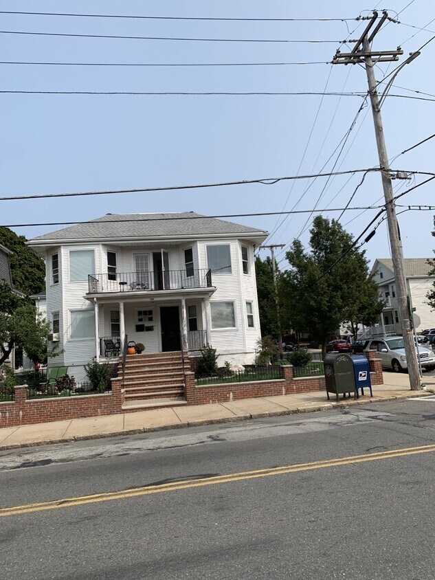 Primary Photo - 560 Main St