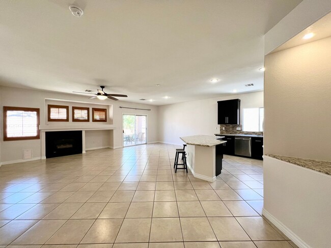Building Photo - CHARMING 3BD/2BA SINGLE STORY HOME IN SUMM...