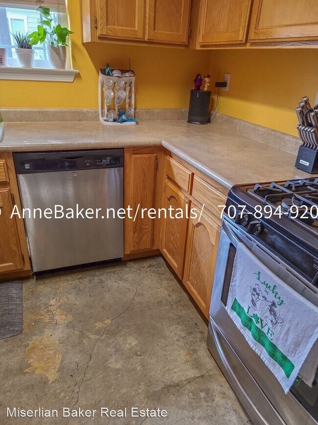 Foto del edificio - 3 br, 2.5 bath House - 92 W Brookside Drive